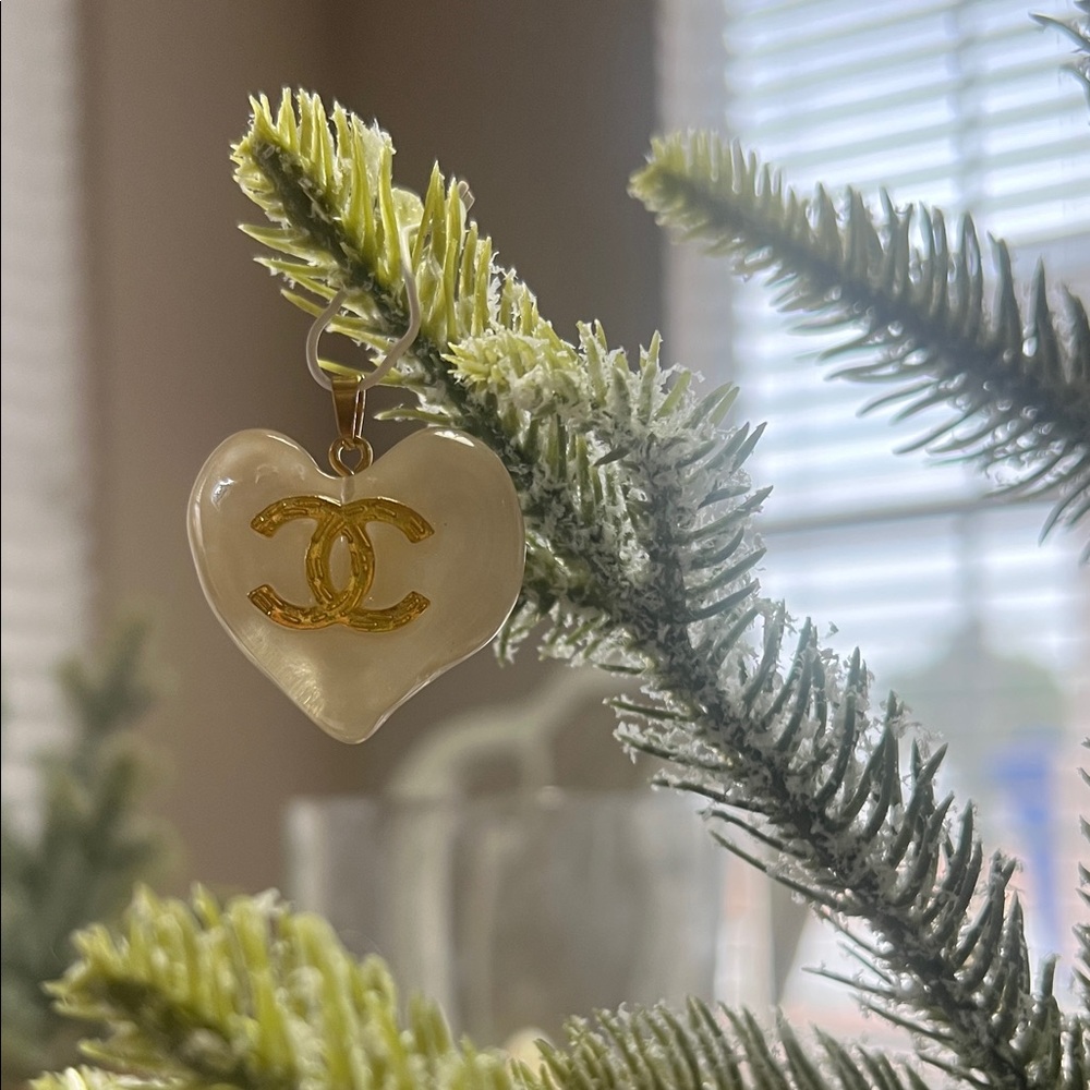 Chanel resin heart pendant